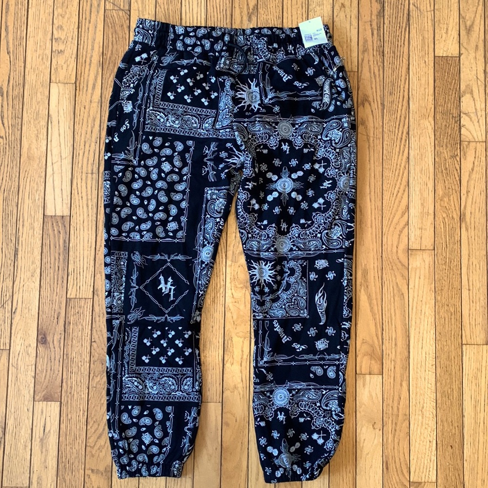 Forever 21 black and white hot wheels joggers with tags